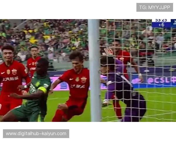 VAR在德甲应用争议频发，裁判判罚标准待统一